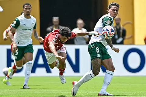 ديانج أم تغيير خطة الأهلي.. 4 بدائل لتعويض مروان عطية أمام بورتو